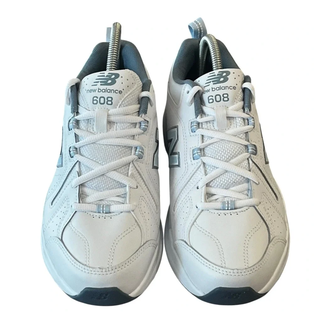 NWOT New Balance 608v5‎ Sneakers Womens 9 WX608WB5